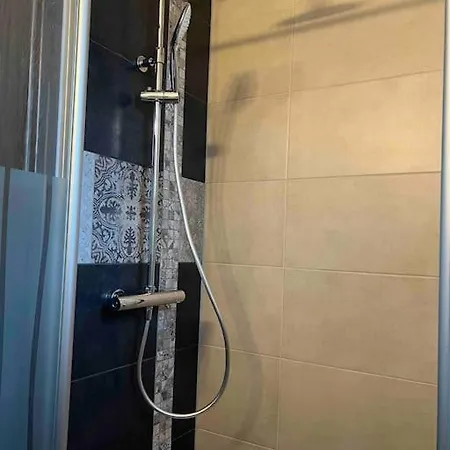 Sandys Cozy Stone דירה מאולברון