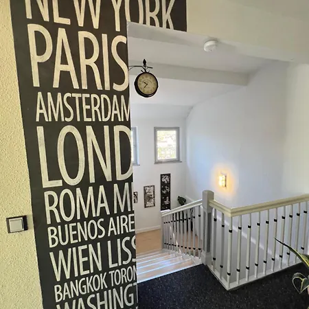 Sandys Cozy Stone מאולברון