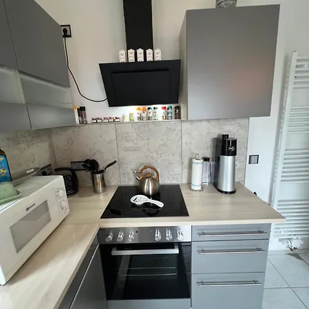 Sandys Cozy Stone Appartement *
