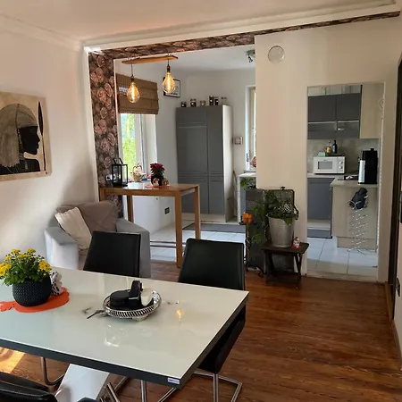 Sandys Cozy Stone דירה